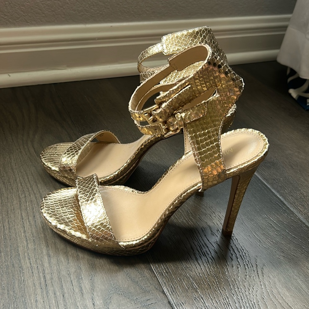 EUC Michael Kors Gold Strappy Heels - Sandal size 6